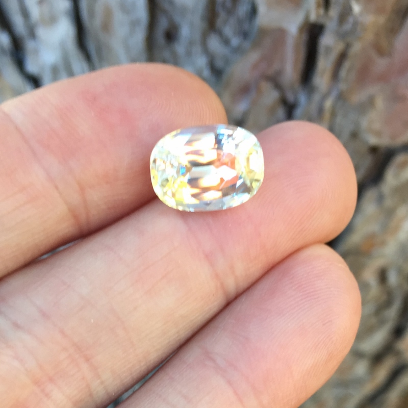 Big and Bright Natural Light Yellow Sapphire Sri Lanka 9.80 ct  Litnon.com
