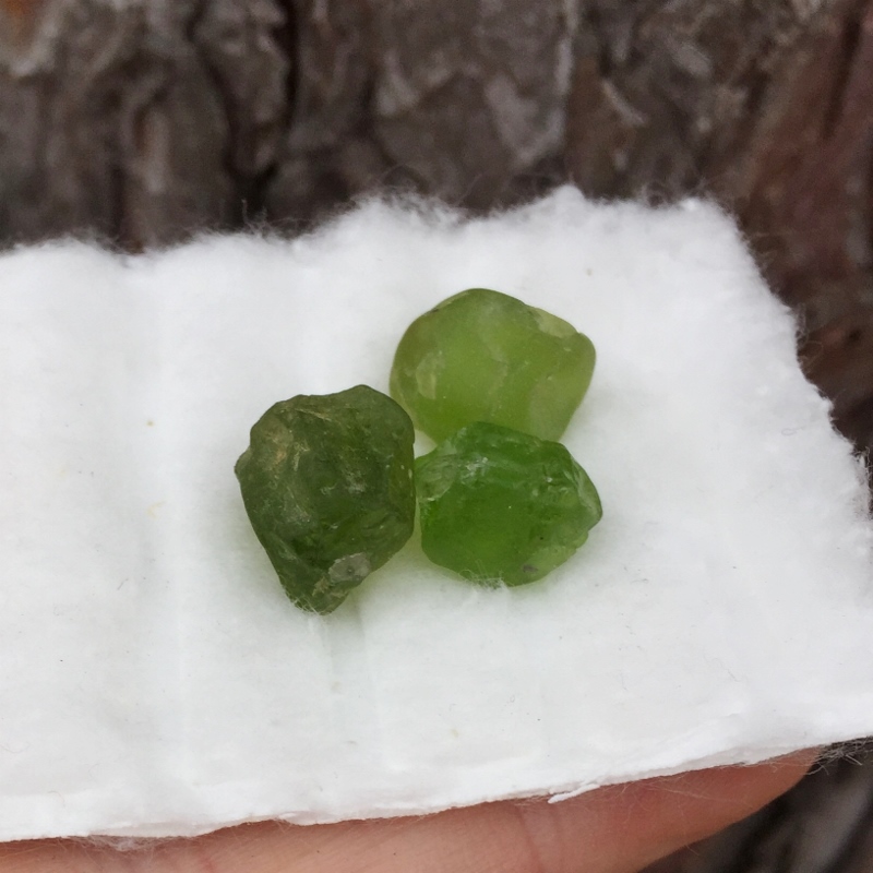 Fine Color and Clean Select Arizona Peridot Facet Rough 30.24 ct  Litnon.com