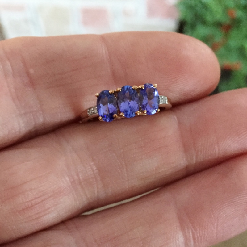 10 kt Tanzanite ring Litnon.com