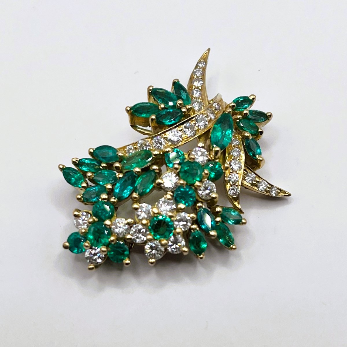 Fine Quality Vintage 18 kt Emerald and Diamond Pendant  Litnon.com