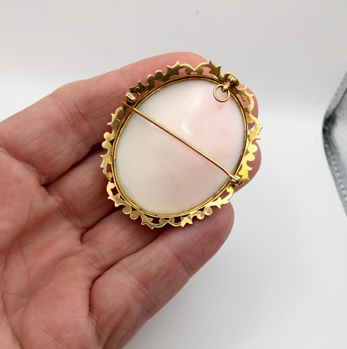 Antique Extra Large Conch Shell Pin - Pendant 14-karat Cameo Litnon.com