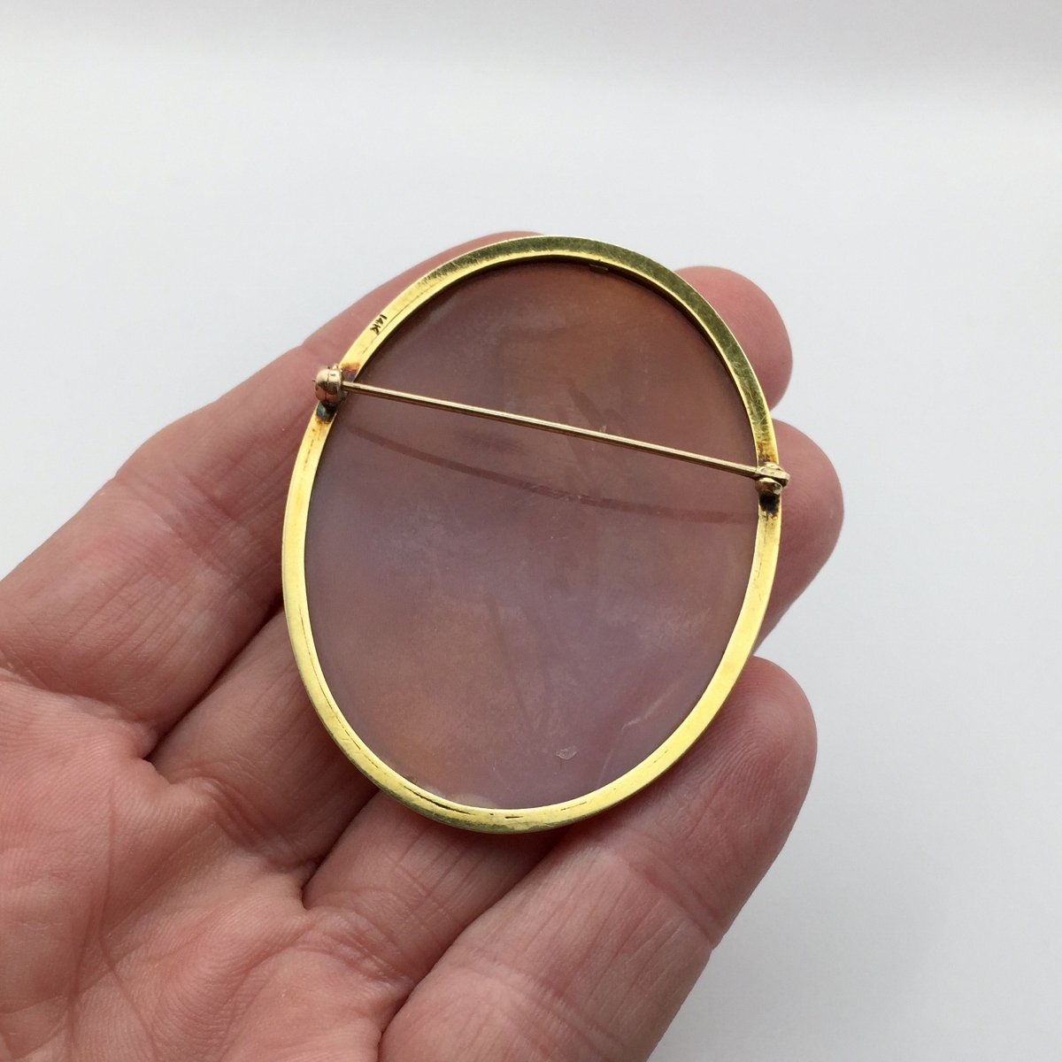 Antique Extra Large Shell Cameo Pin 14-karat Yellow Gold Litnon.com