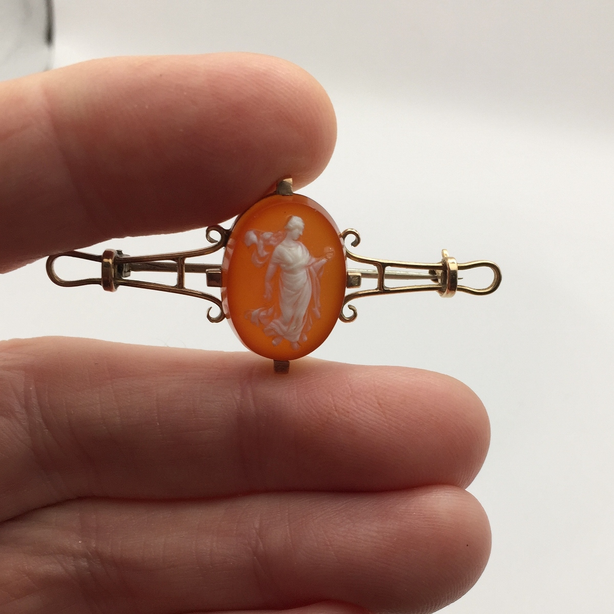 Antique Carnelian Stone Cameo 14-karat Pin Yellow Gold Litnon.com