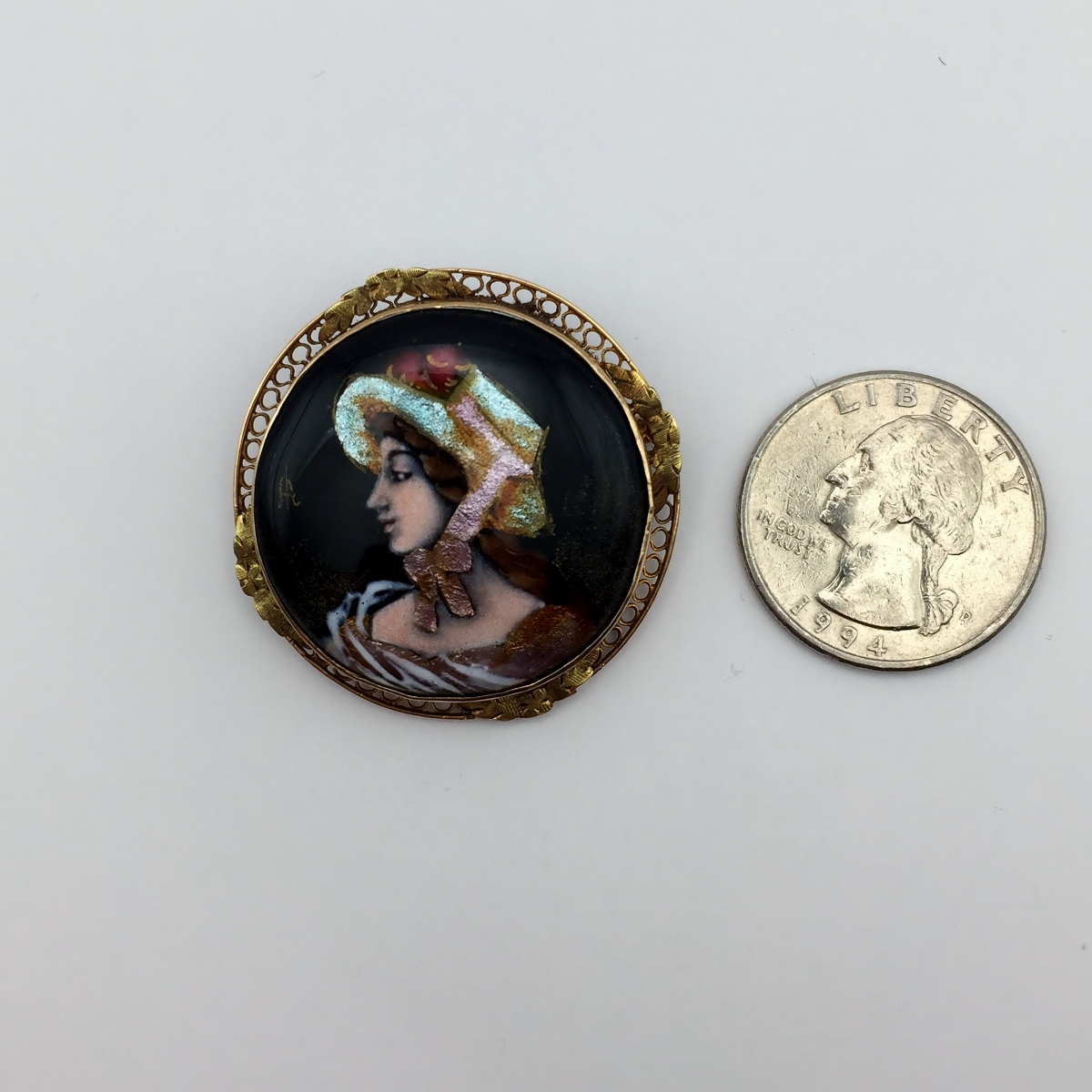 Antique Shell and Enamel Cameo Pin 10-karat Yellow Gold Litnon.com