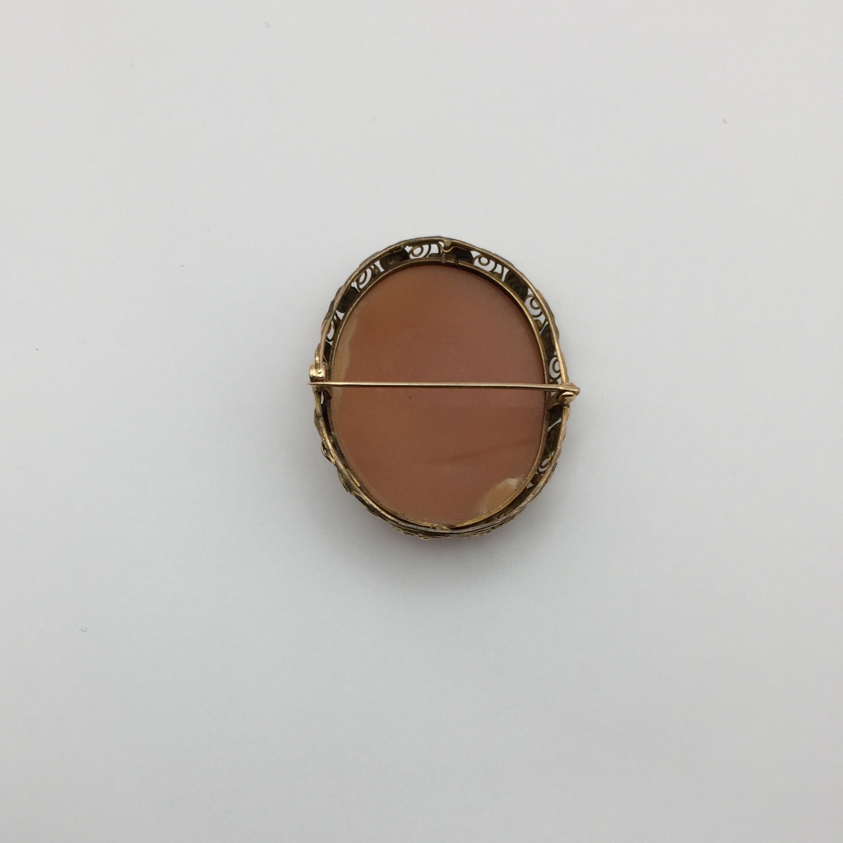 Antique Extra Large Shell Cameo Pin 10-karat Yellow Gold Litnon.com