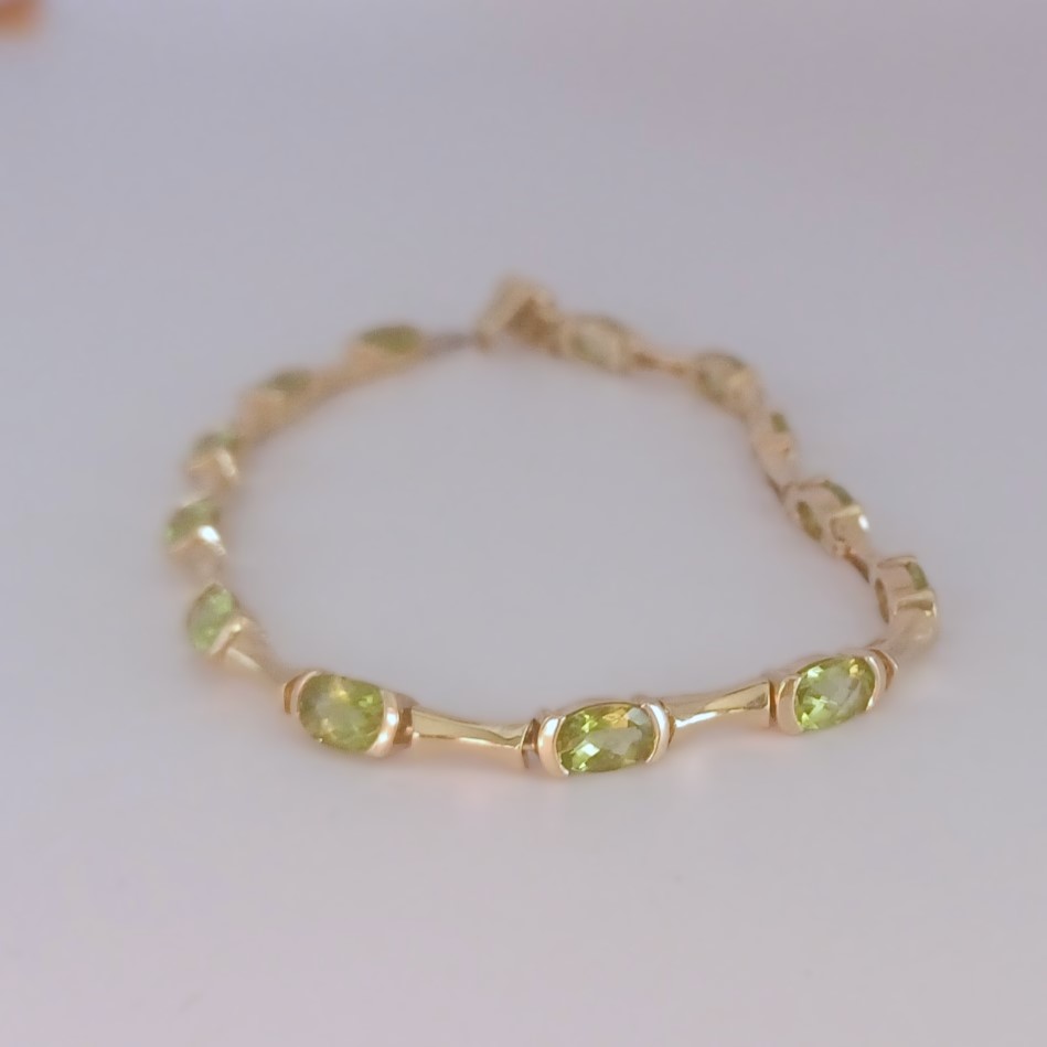 Fine Cut and Color Natural Peridot 14kt Gold Bracelet Litnon.com