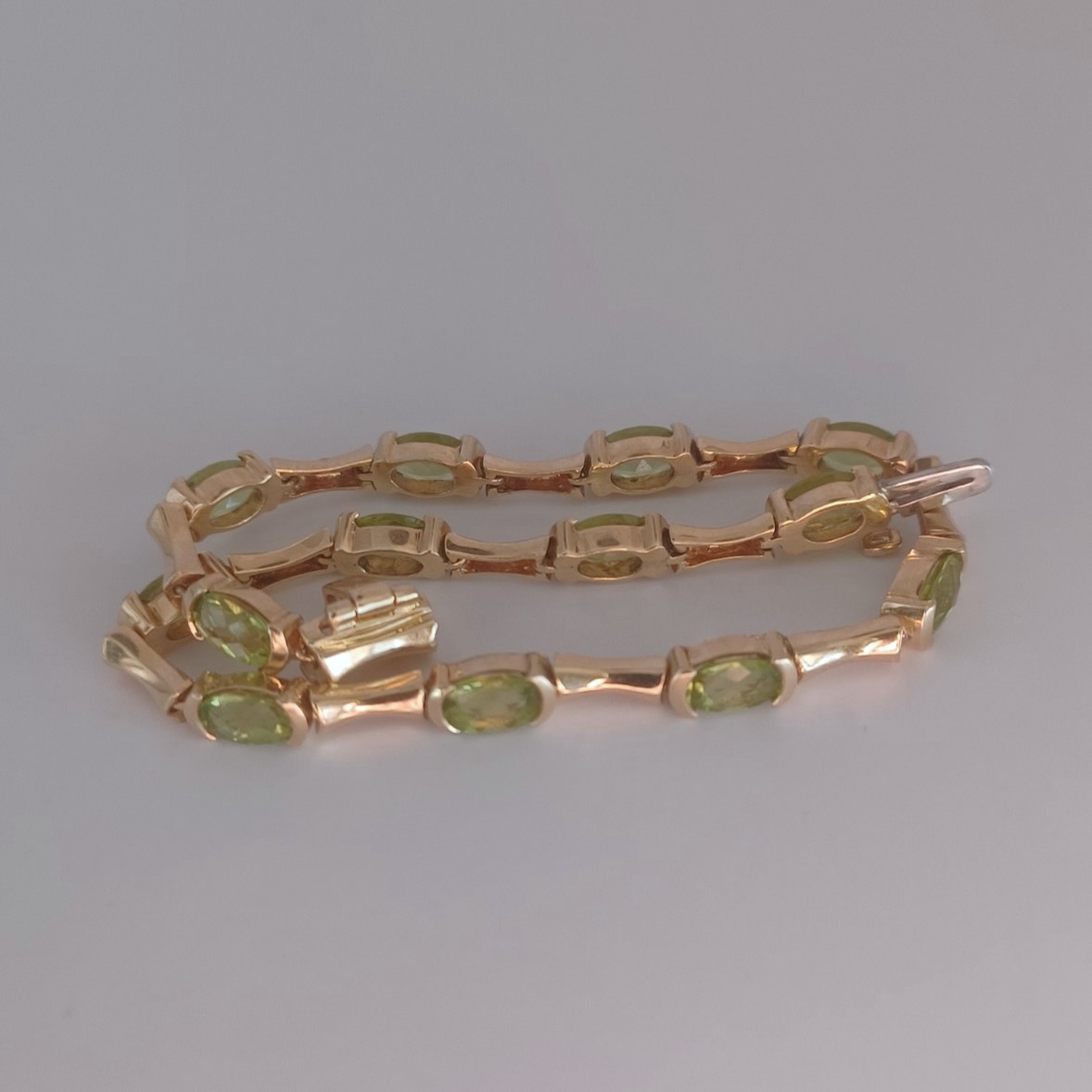 Fine Cut and Color Natural Peridot 14kt Gold Bracelet Litnon.com