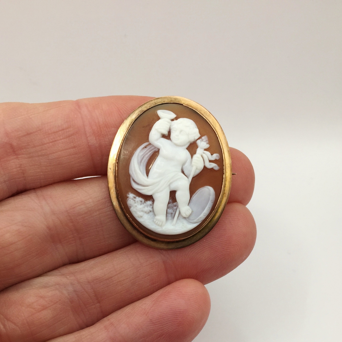 Antique Shell Cameo Pin 14-karat Yellow Gold Litnon.com