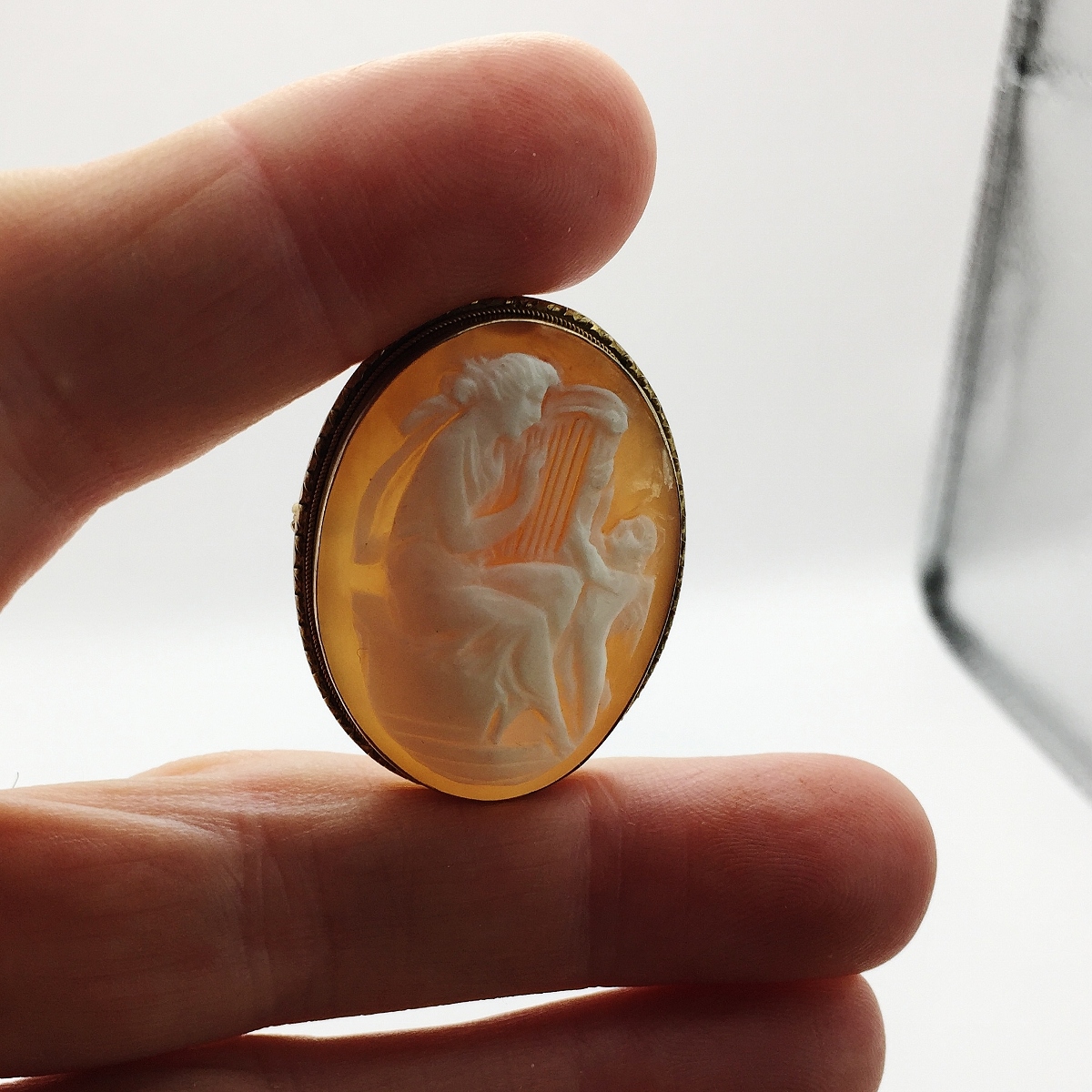 Antique Large Shell Cameo Pin -Pendant 14-karat Yellow Gold Litnon.com