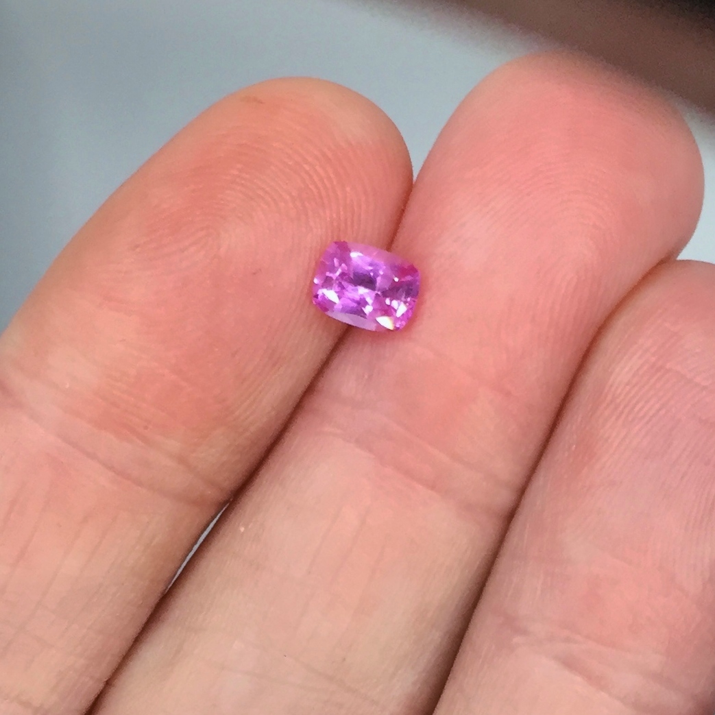 Natural Fine Pink Sapphire Sri - Lanka  Litnon.com
