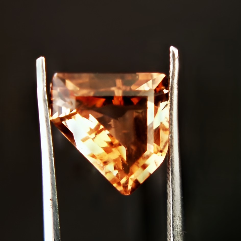  Rare Peach Golden Precious Topaz Russia 4.51 ct  Litnon.com