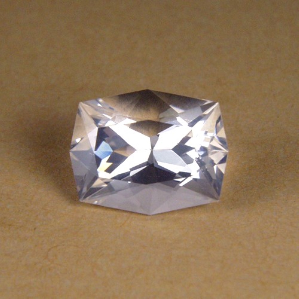 Competition Quality Cutting Natural Quartz 8.01 ct  Litnon.com