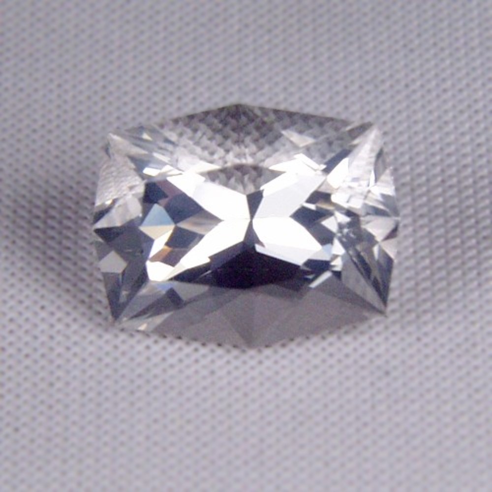 Competition Quality Cutting Natural Quartz 8.01 ct  Litnon.com