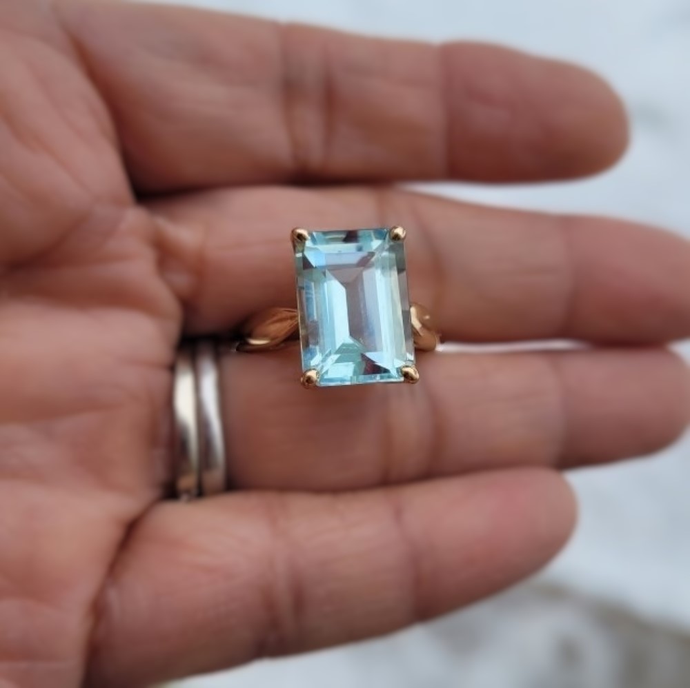 Quality 14 Karat Natural Brazil Aquamarine Ring Litnon.com