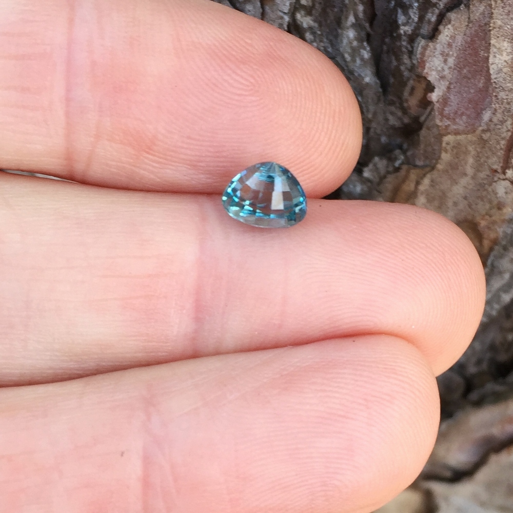 Brilliant Natural Intense Blue Zircon Cambodia 2.71 ct  Litnon.com