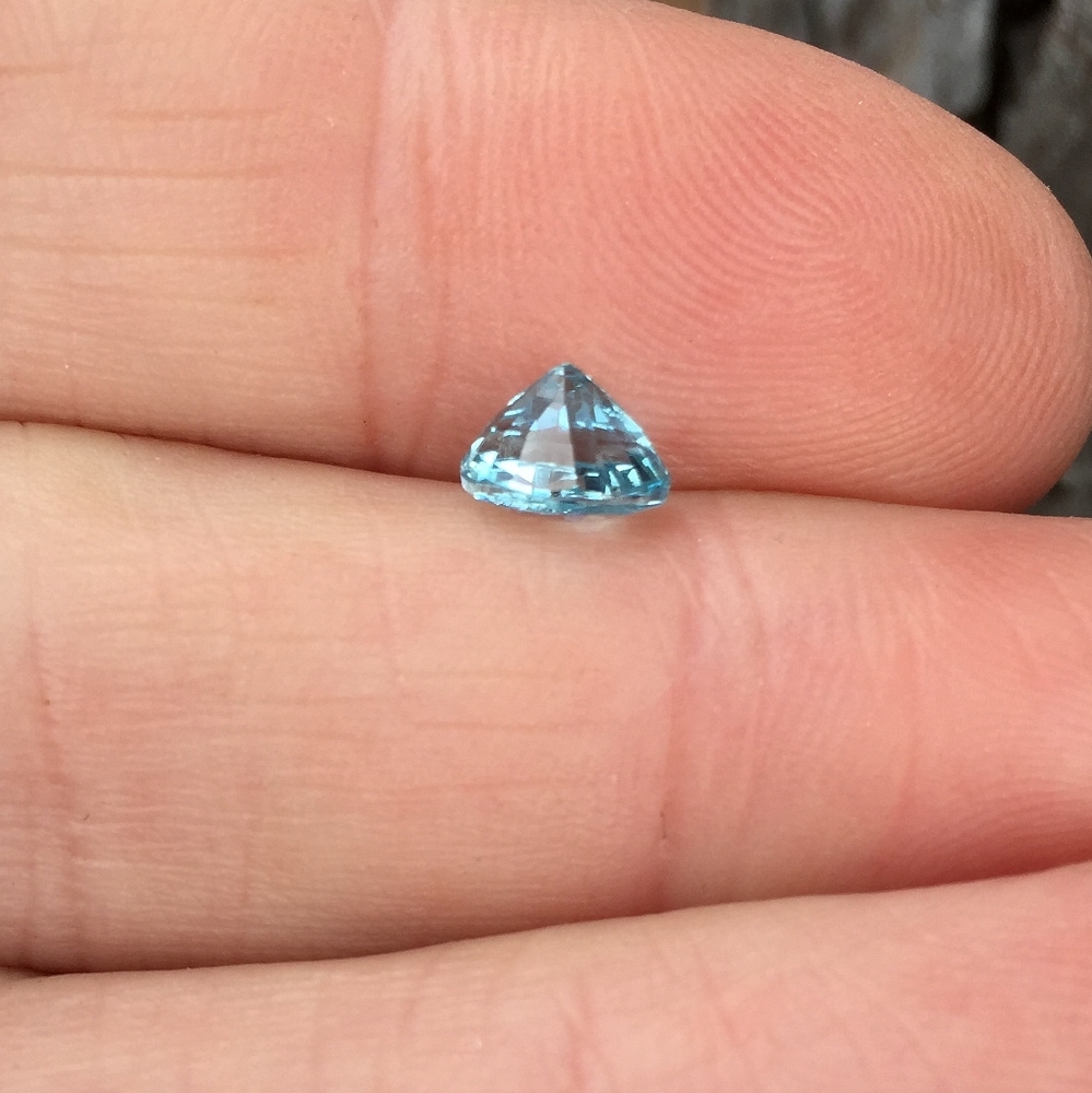 Nice Color and Bright Natural Aquamarine Nigeria 1.13 ct  Litnon.com