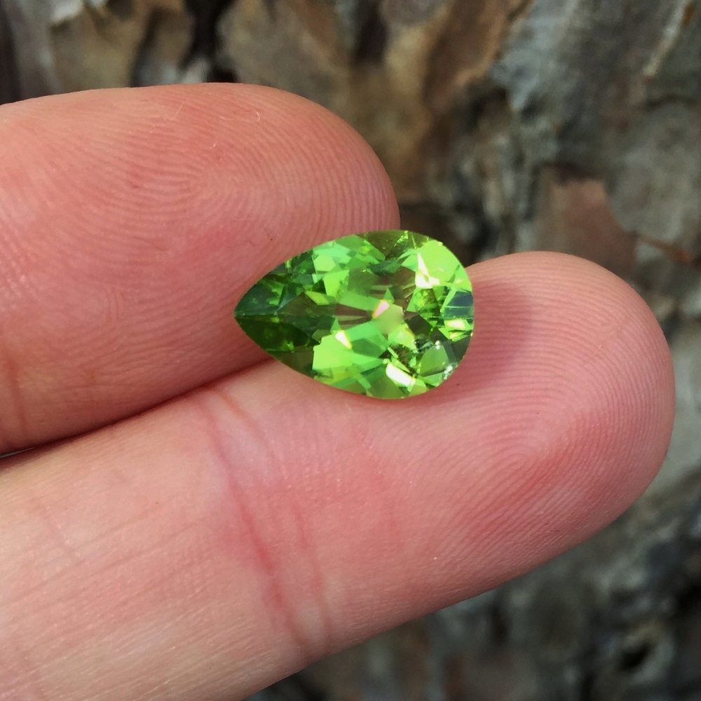  Fine Cut and Color Natural Peridot Pakistan 3.80 Carats  Litnon.com