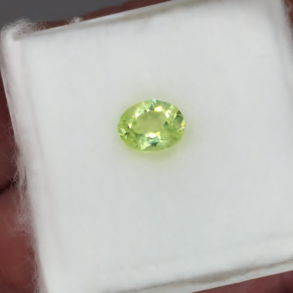 Fine Color Natural Chartruese Chrysoberyl Sri Lanka 2.02 carats GLI Litnon.com