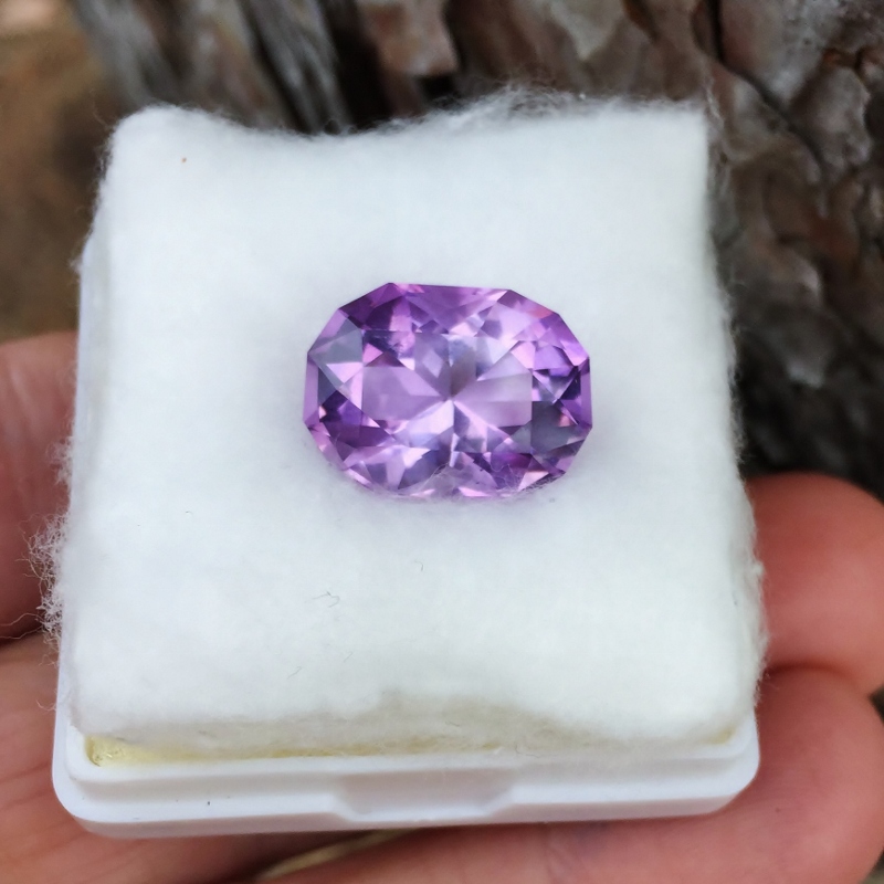 USA Cutting and Bright Natural Amethyst Brazil 10.92 carats GLI Litnon.com