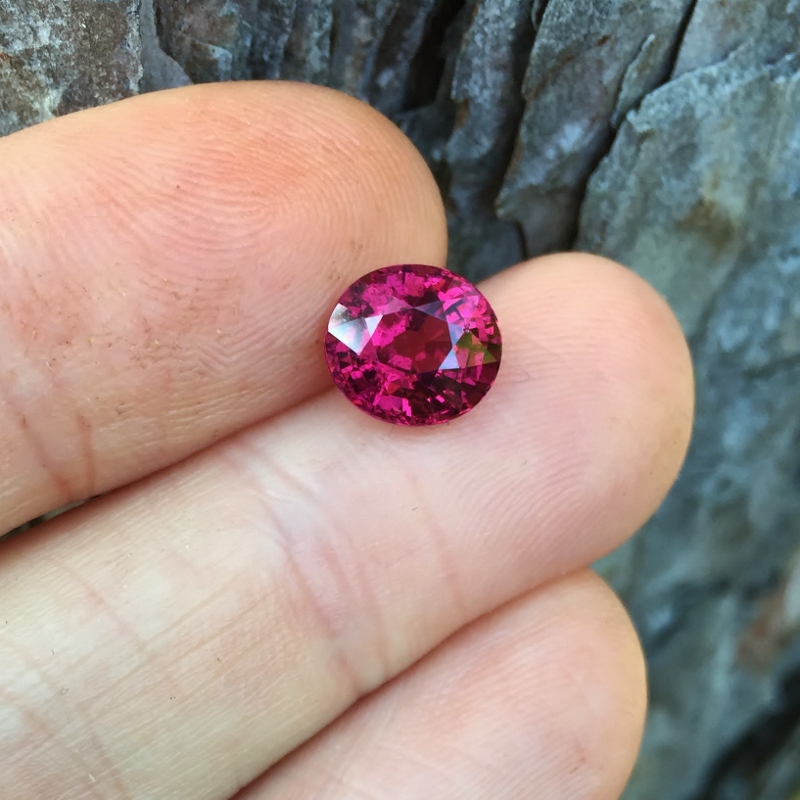 Bright Tanzania Umba River Rhodolite Garnet 3.51 carats GLI  Litnon.com