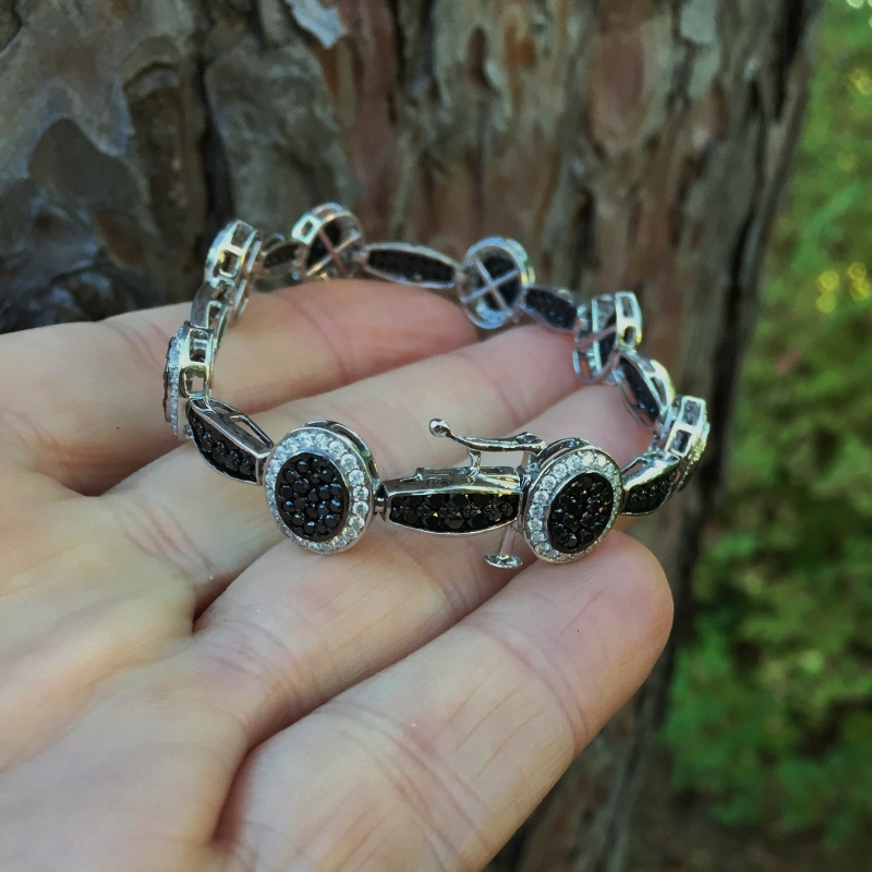 Quality 14kt White Gold Black & White Diamond Bracelet 8 Carats Litnon.com