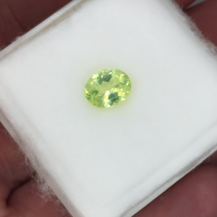 Fine Color Natural Chartruese Chrysoberyl Sri Lanka 2.02 carats GLI Litnon.com