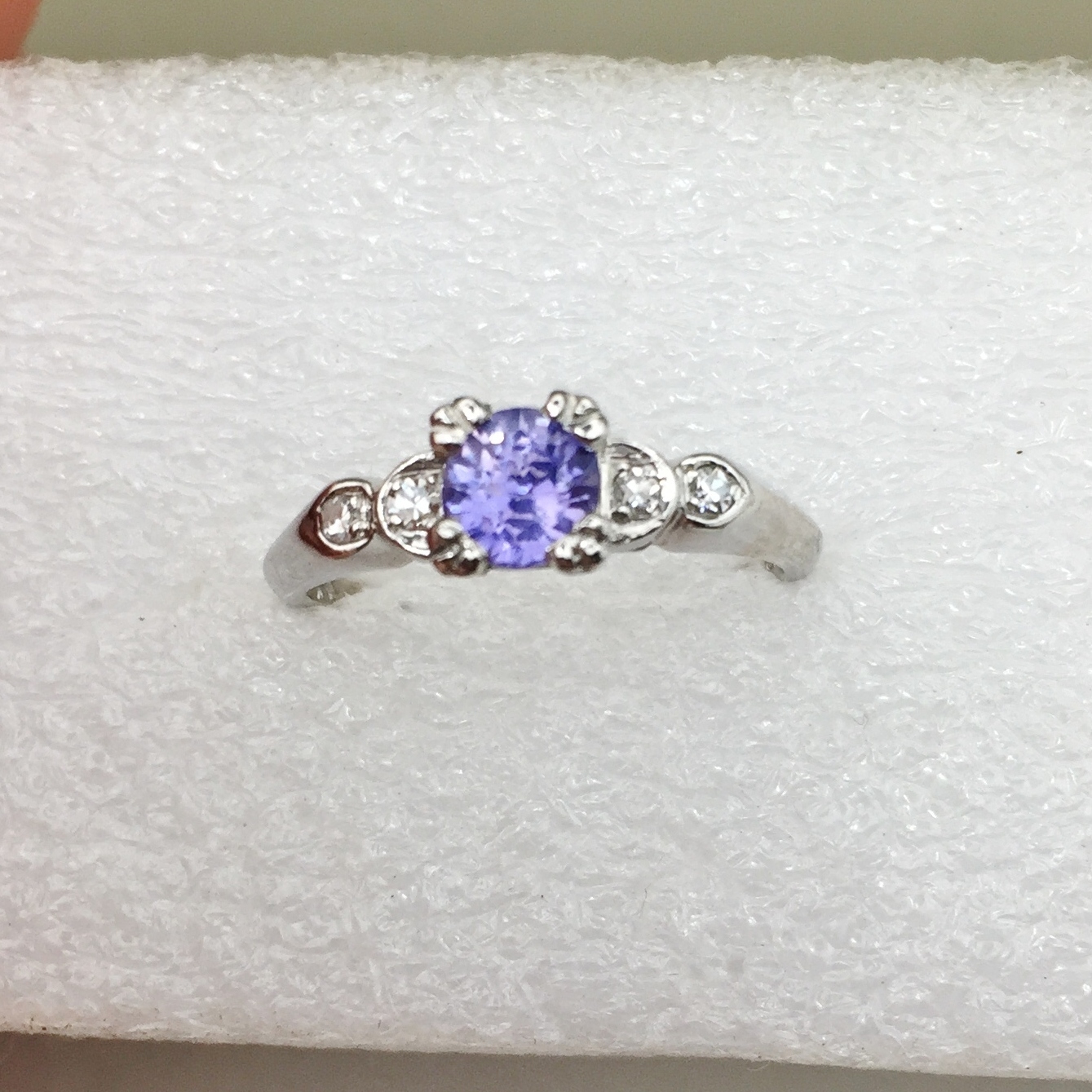 Vintage Estate Platinum Lilac Sapphire Diamond Ring Litnon.com