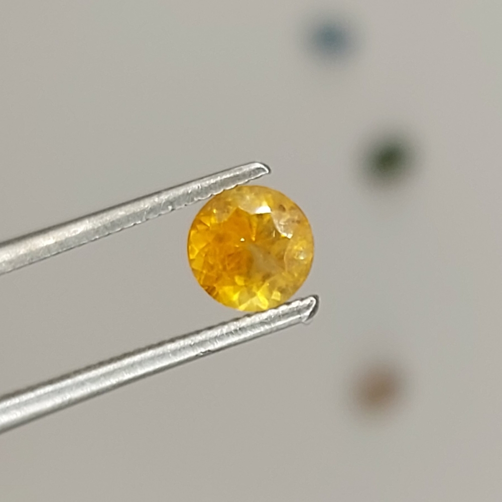 Pretty Canary Yellow - Orange Montana Sapphire 0.47 Carats  Litnon.com