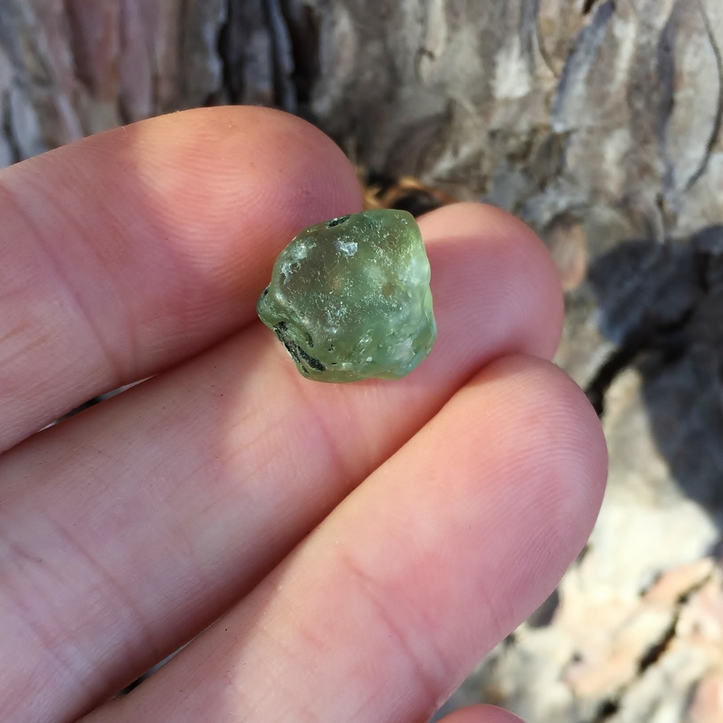 Unheated Montana Sapphire Facet Rough 18.26 Carats Litnon.com