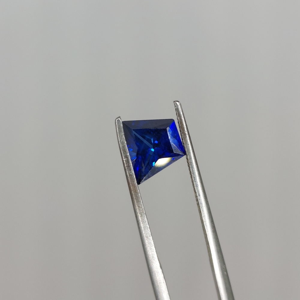  Royal Blue Sapphire Thailand Sapphire 1.39 Carats Litnon.com