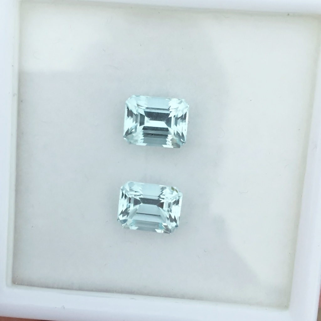 Perfect Pair Bright Natural Aquamarine Brazil 5.70 Carats Litnon.com