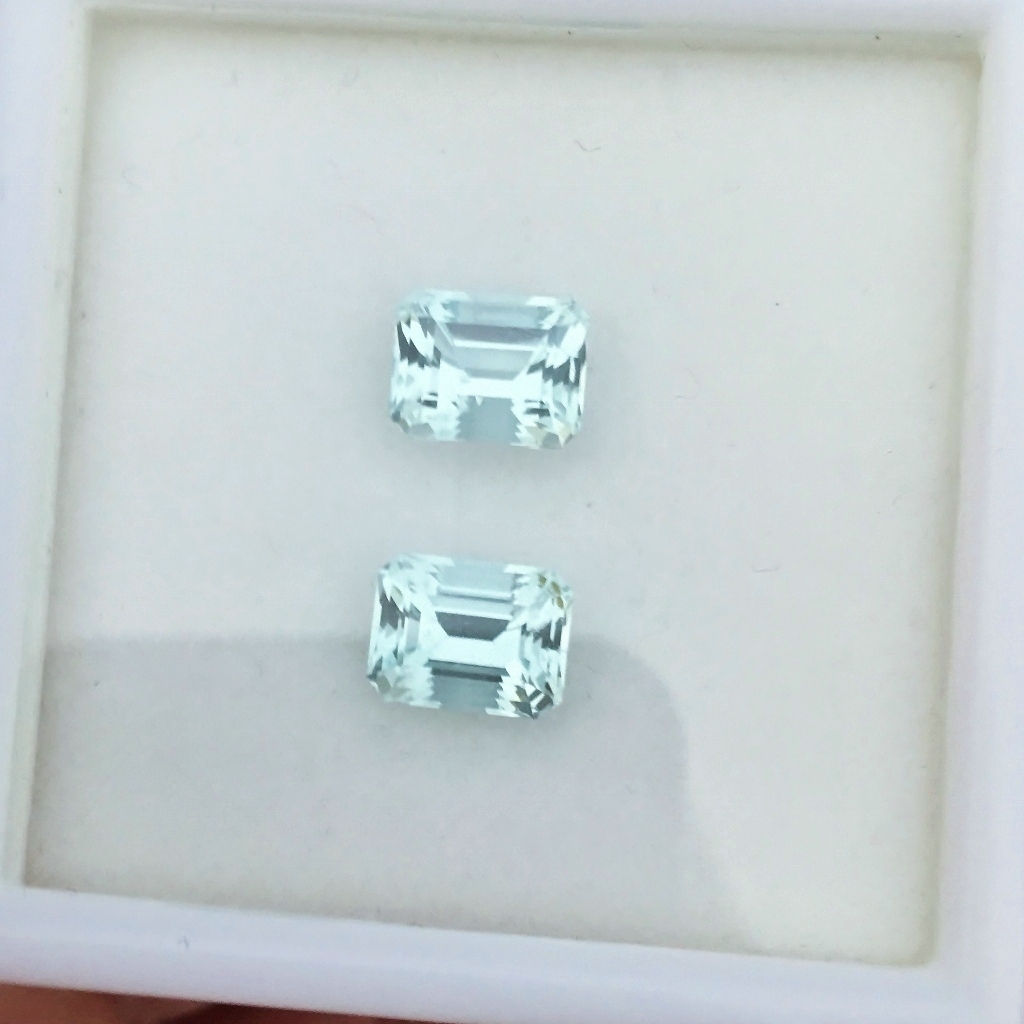 Perfect Pair Bright Natural Aquamarine Brazil 5.70 Carats Litnon.com