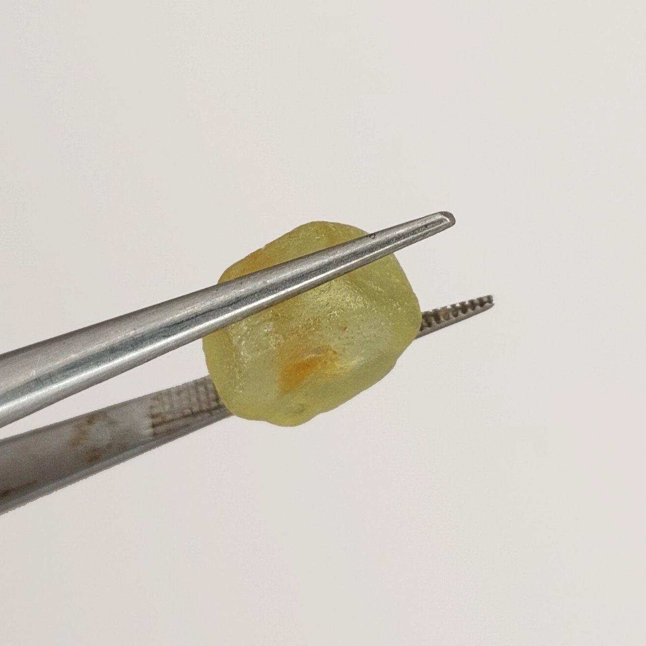 American Gem Natural Montana Sapphire Rough Flat 8.67 Carats Litnon.com