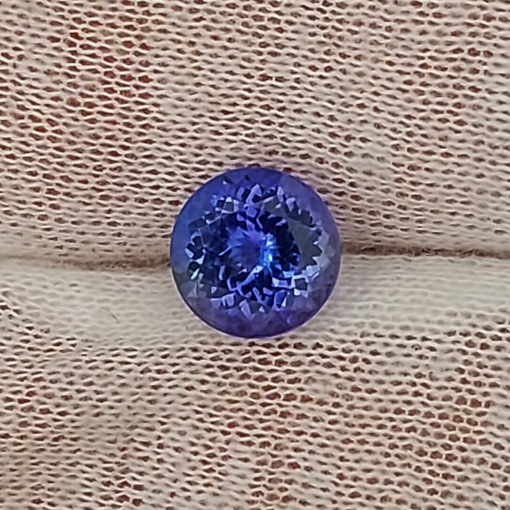 Bright and Pretty Natural Tanzanite 3.14 Carats Litnon.com