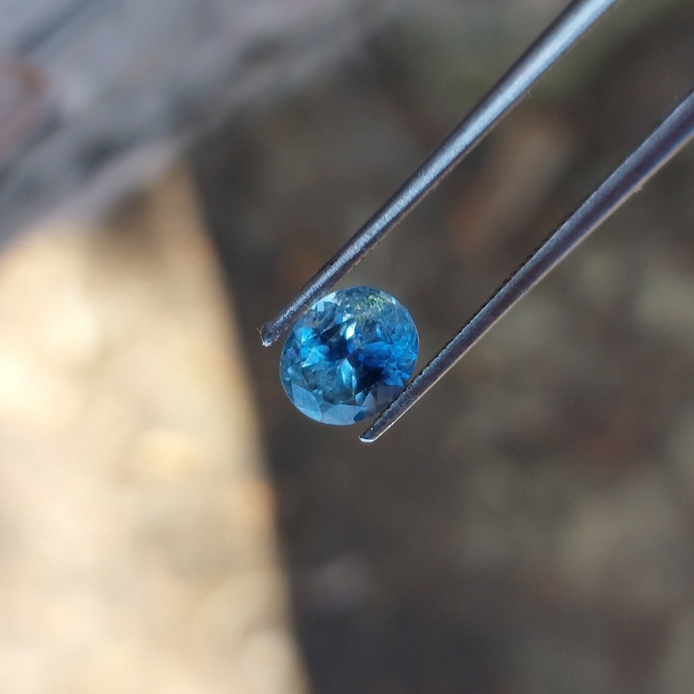 Bright Blue Montana Sapphire 0.88 Carats  Litnon.com