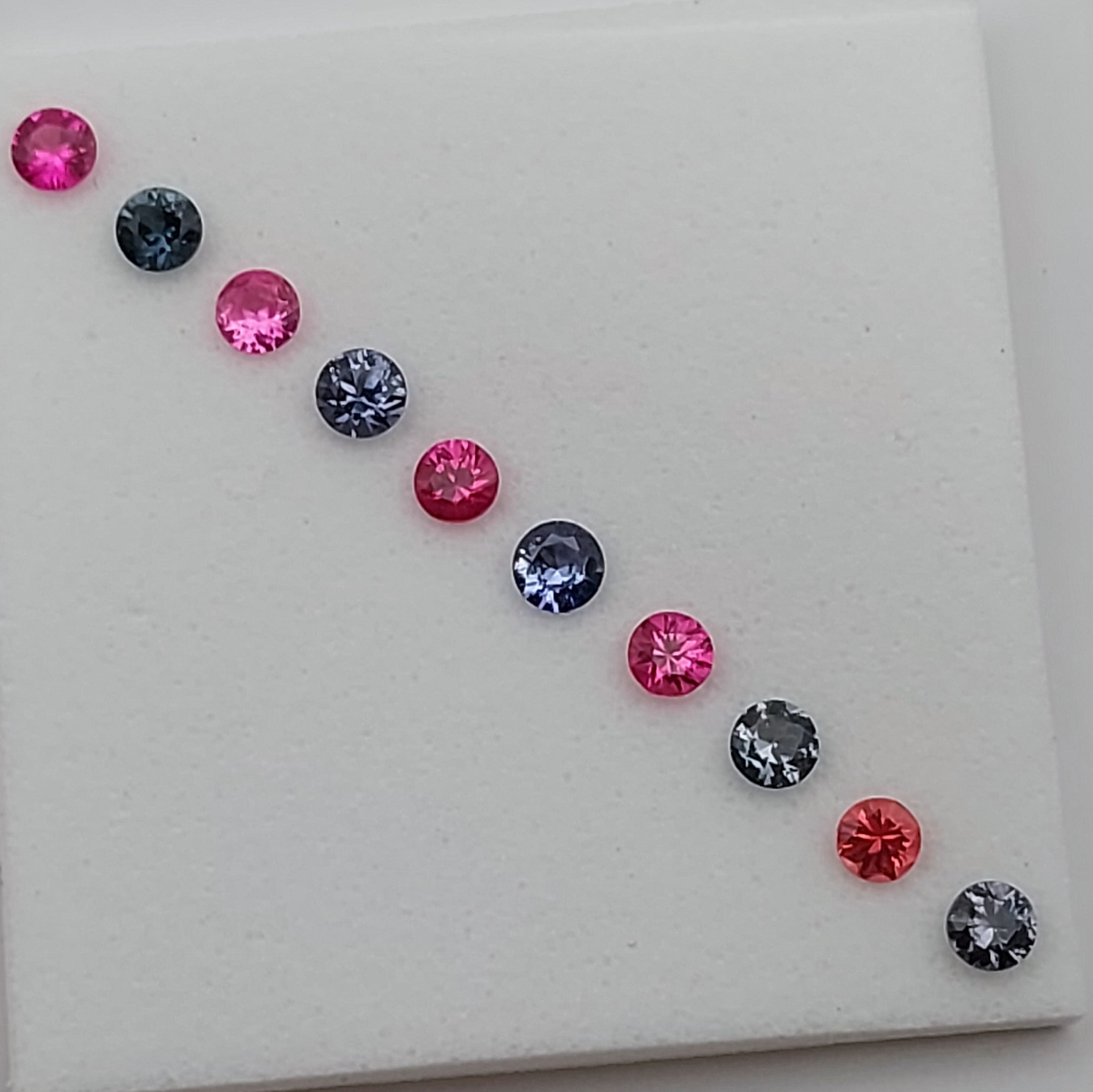 Natural Burmese Spinel Lot 10pcs 2.5 mm Litnon.com