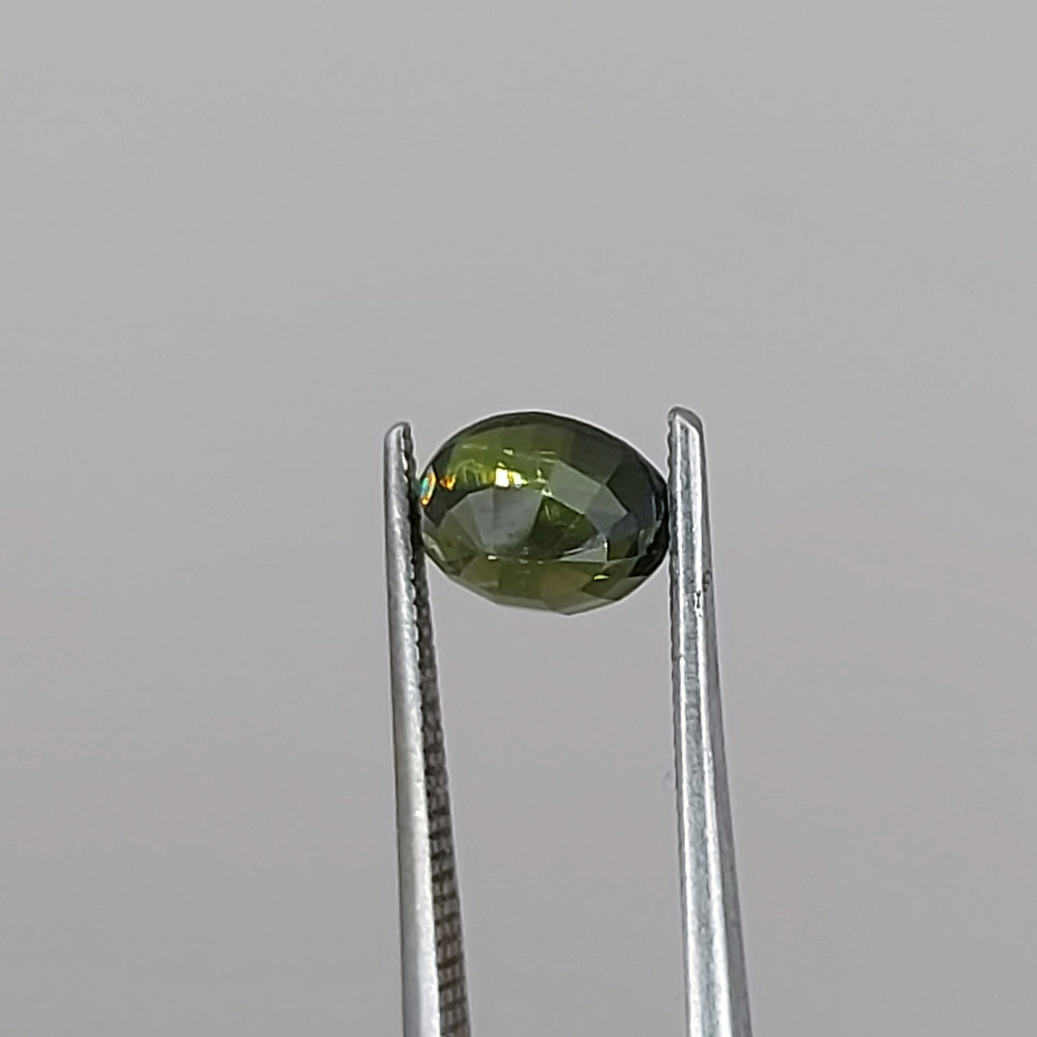 Dark Green Natural Spinel 1.02 Carats Litnon.com