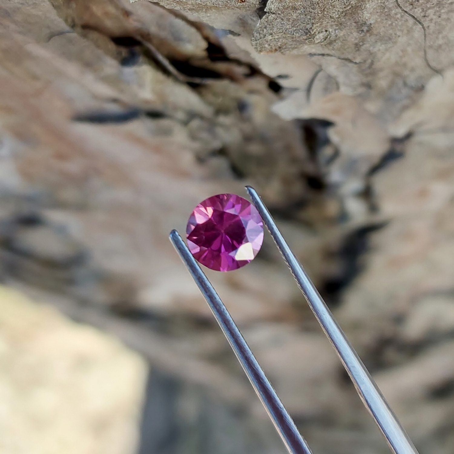Quality Umbalite Garnet Tanzania 0.96 Carats Litnon.com