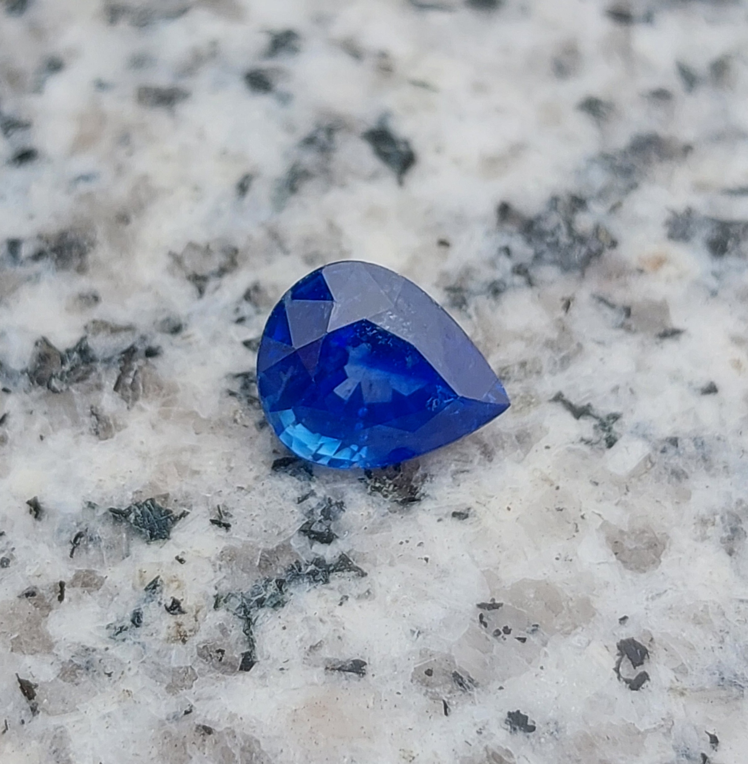 Bright & Pretty Fine Color Ceylon Blue Sapphire 1.49 Carats  Litnon.com