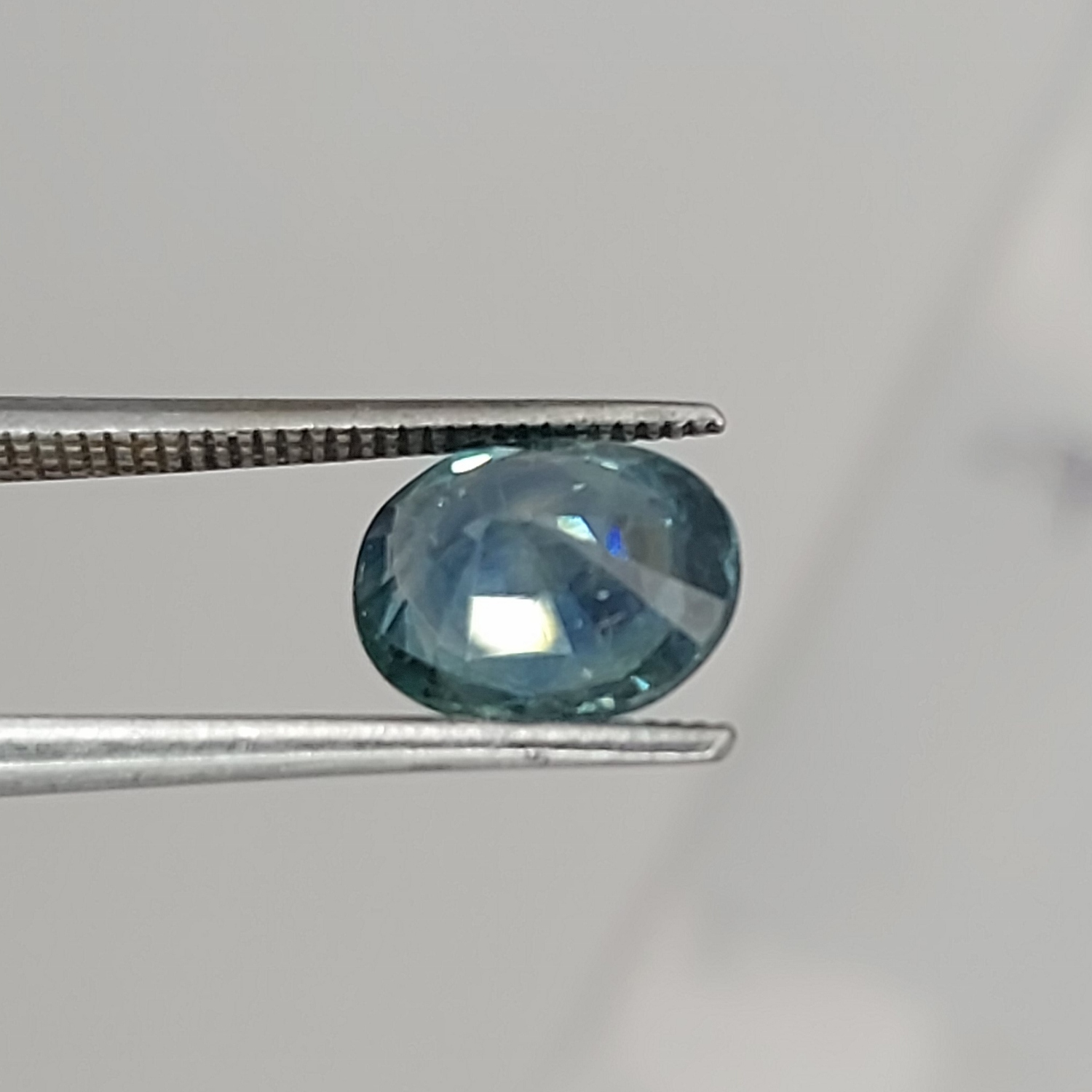 Large Bright Blue Montana Sapphire 1.77 Carats  Litnon.com