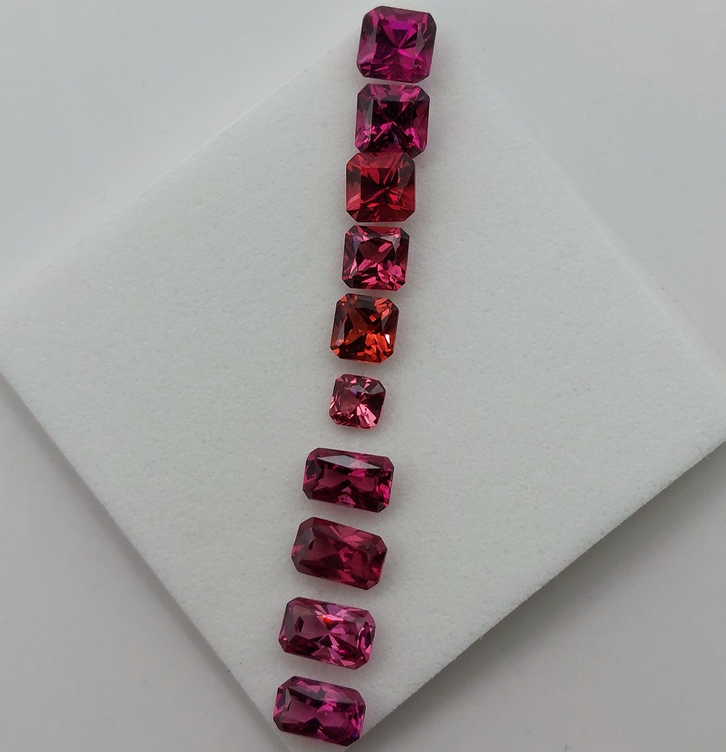 Quality Rhodolite Garnet Lot Tanzania 3.44 Carats Litnon.com