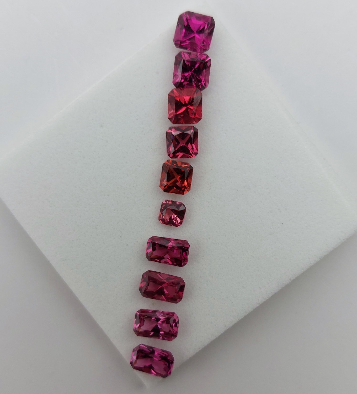 Quality Rhodolite Garnet Lot Tanzania 3.44 Carats Litnon.com