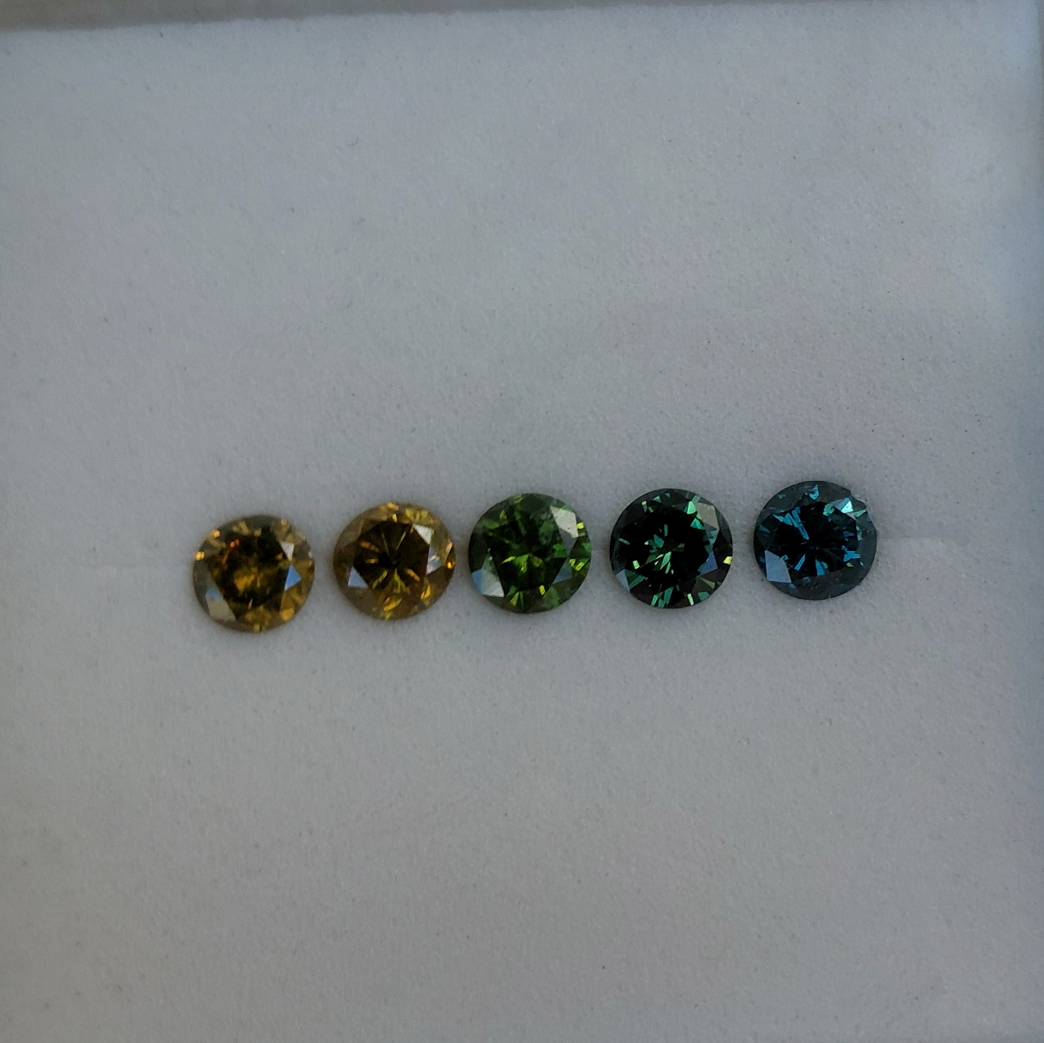 Pretty Multi-Color Diamond Suite 0.75 Carats Litnon.com