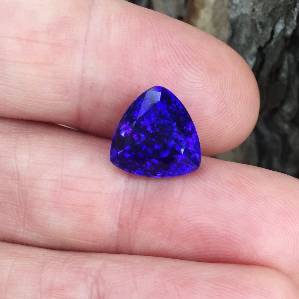 Color Quality and Value  Natural Tanzanite 7.28 Carats  Litnon.com