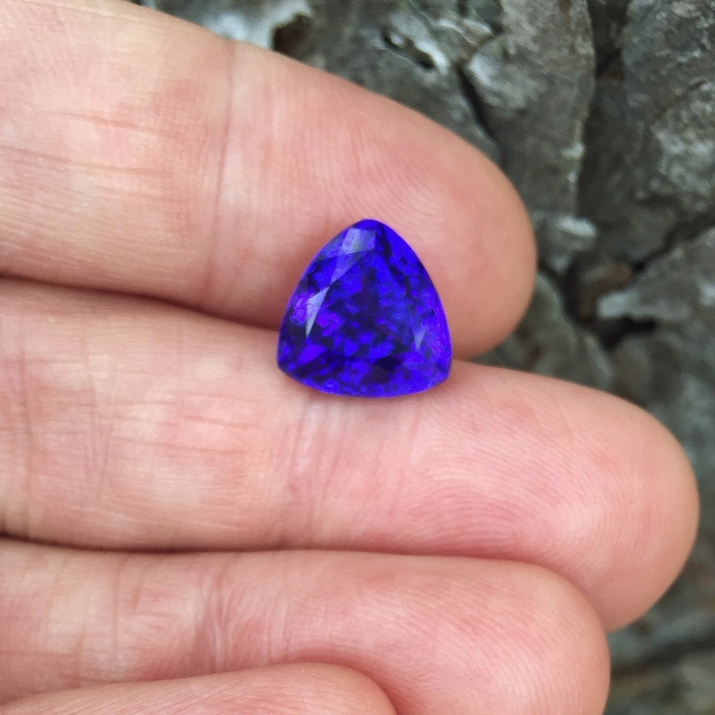 Color Quality and Value  Natural Tanzanite 7.28 Carats  Litnon.com