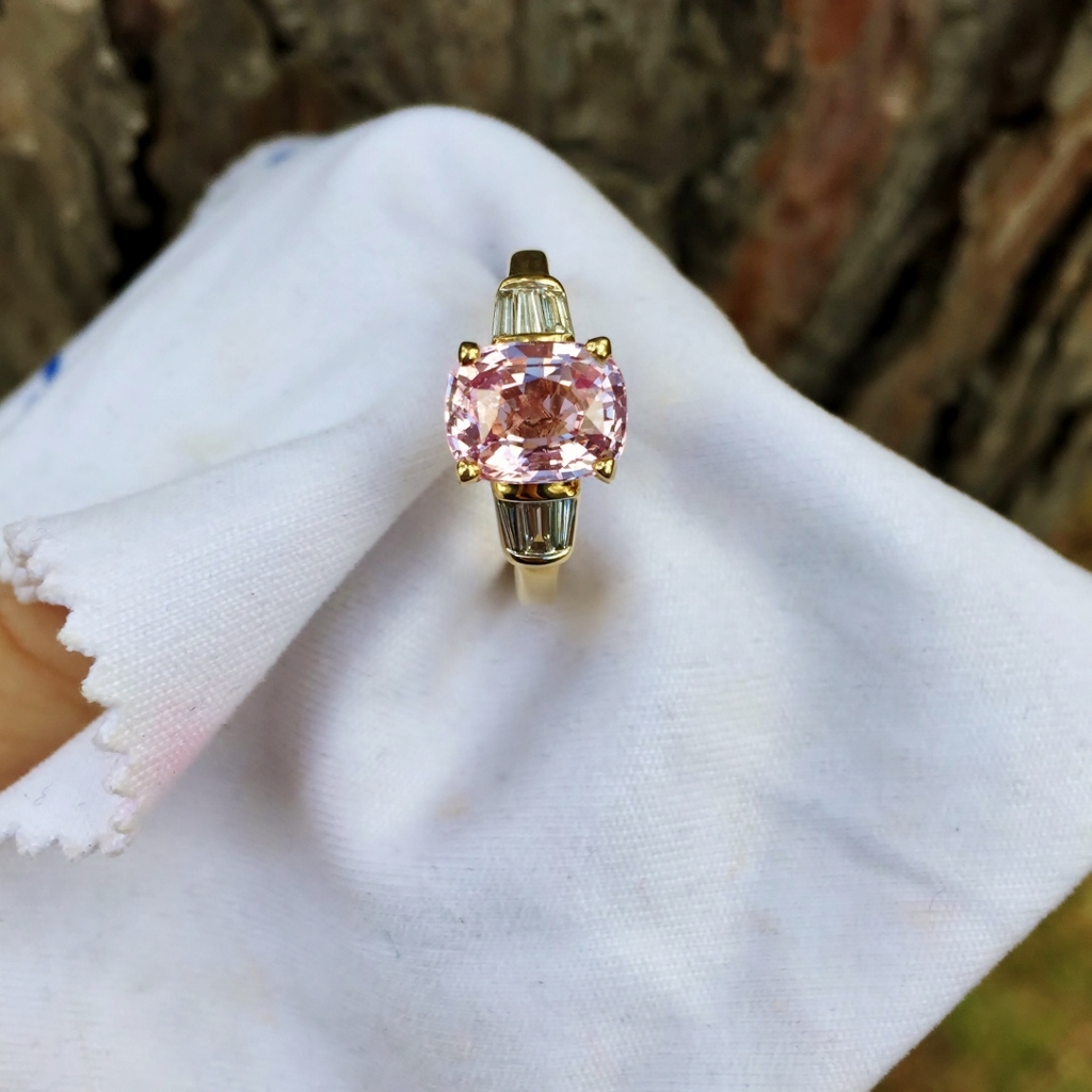 Natural 2.60 Carat Pink Ceylon Sapphire and Diamond 14 kt Ring  Litnon.com