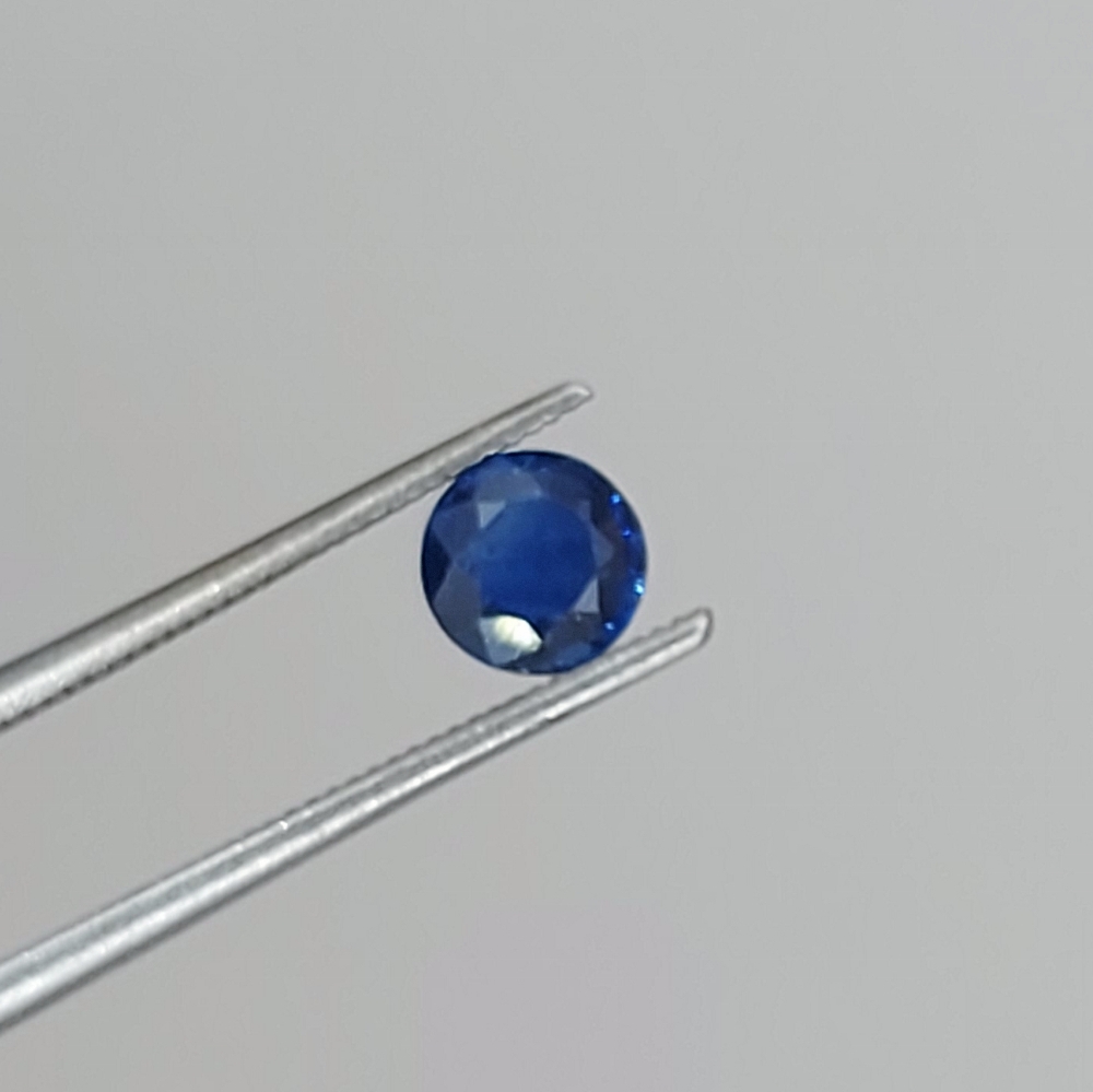  Royal Blue Natural Sapphire Thailand 0.55 Carats Litnon.com