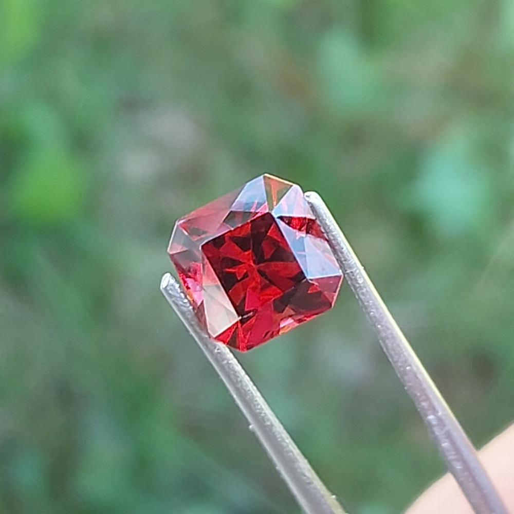 USA Cut Malaia Malaya Garnet Tanzania 2.25 ct  Litnon.com