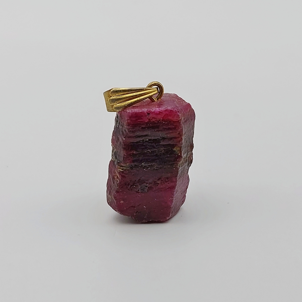Natural Ruby Crystal Specimen 34.75 carats  Litnon.com