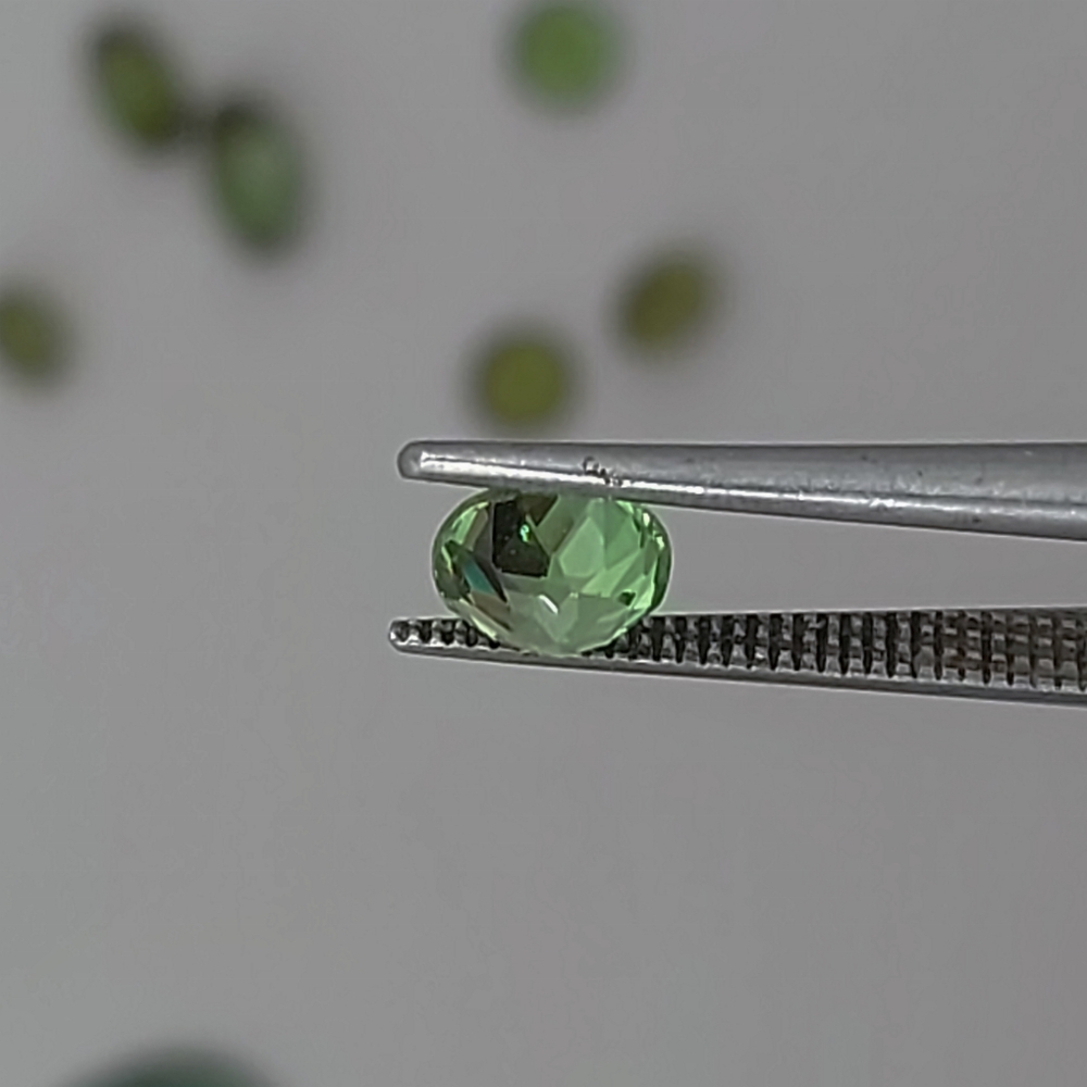 Very Pretty Green Lab Grown Yttrium Aluminum Garnet YAG 0.77 ct Litnon.com